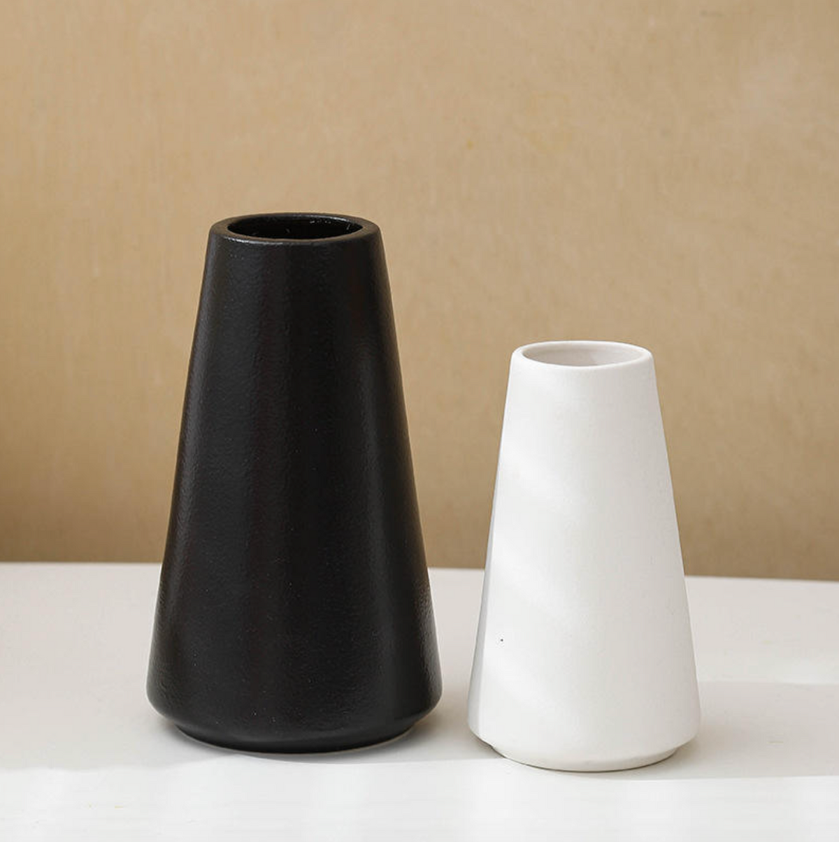 Modern Style Hand-Painted Ceramic Vase